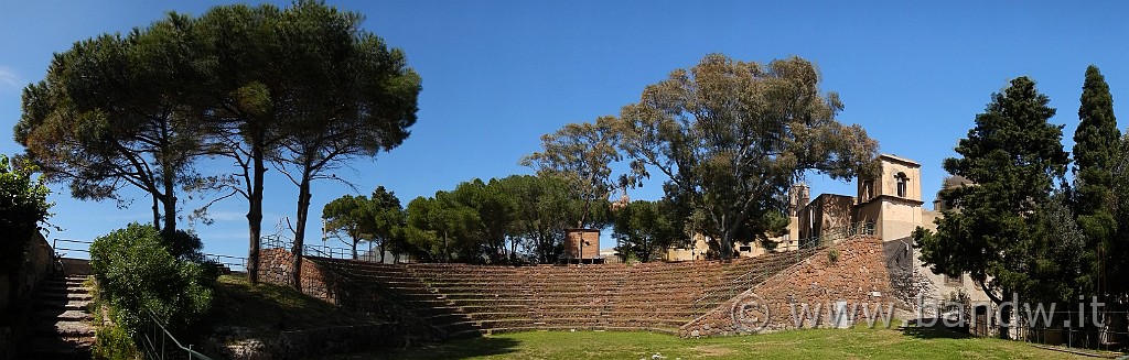 DSCN8694.JPG - Anfiteatro Greco dentro il Castello di Lipari
